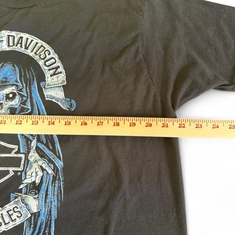 Harley Davidson black biker tee with blue skull design and American flag. - Picture 5 of 6